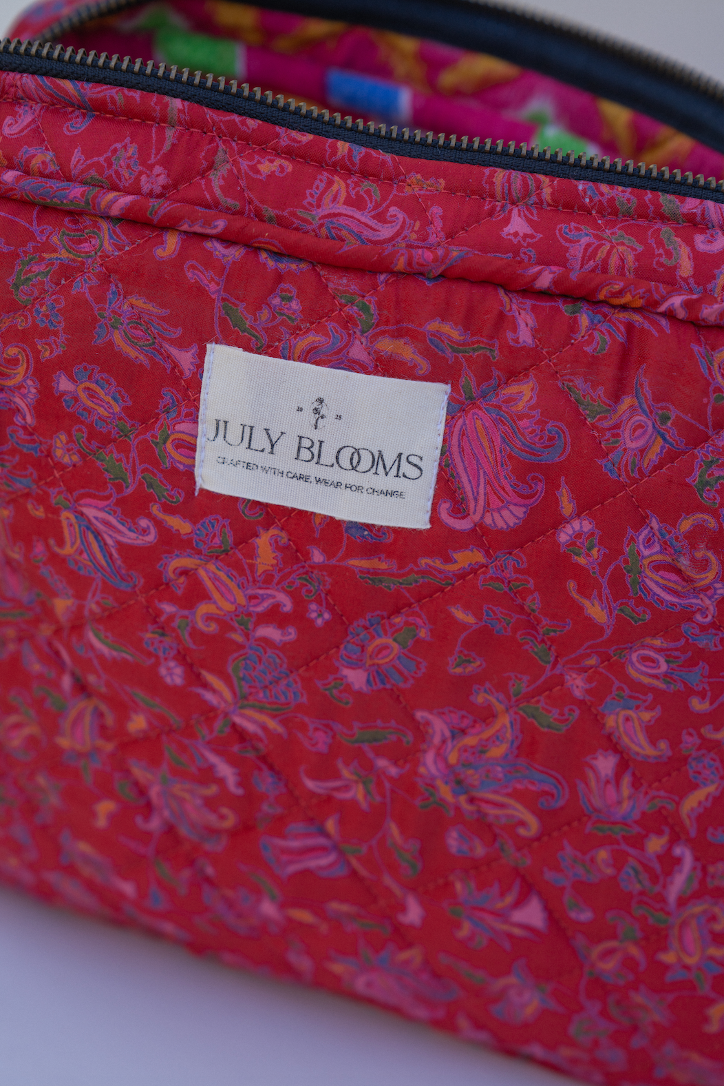 Toilettas Ruby Bloom